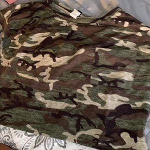 green cami colored tee shirt cropped